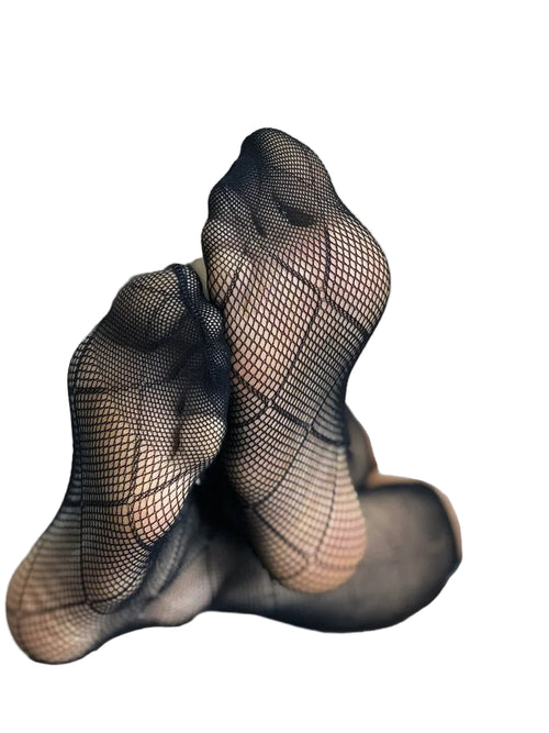 "Sophisticated men's sheer dress socks featuring a subtle diamond breeze pattern for a regal, breathable finish – King Lear by Eliot Grey Socks."